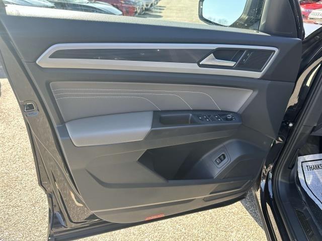 Thumbnail image of 2022 Volkswagen Atlas at East Hills Chrysler Jeep Dodge