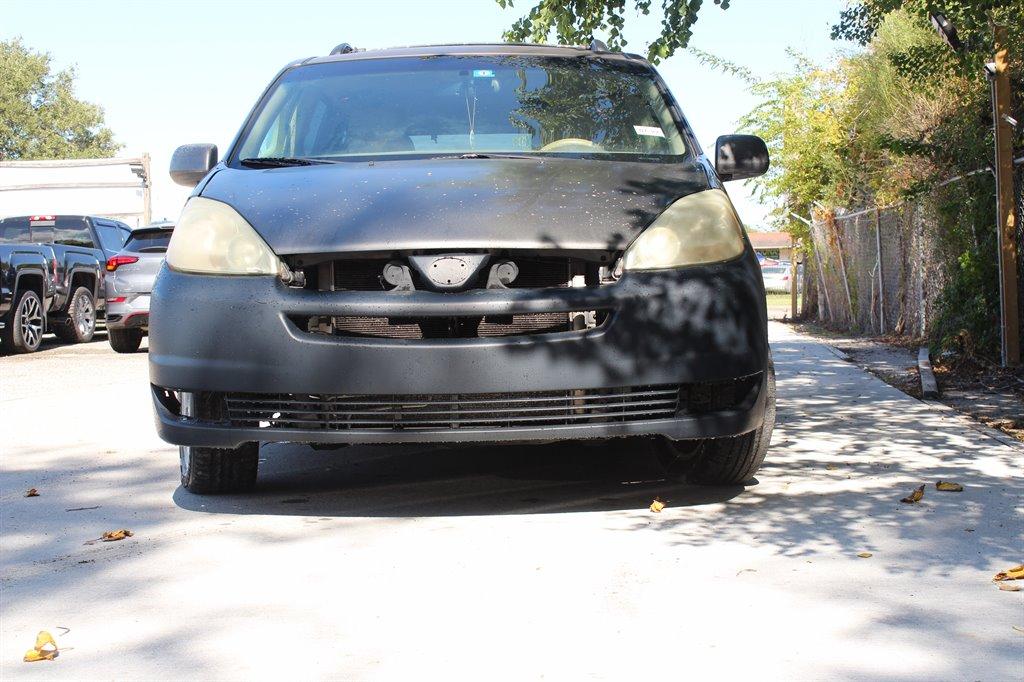 Thumbnail image of 2004 Toyota Sienna at BB Auto Sales