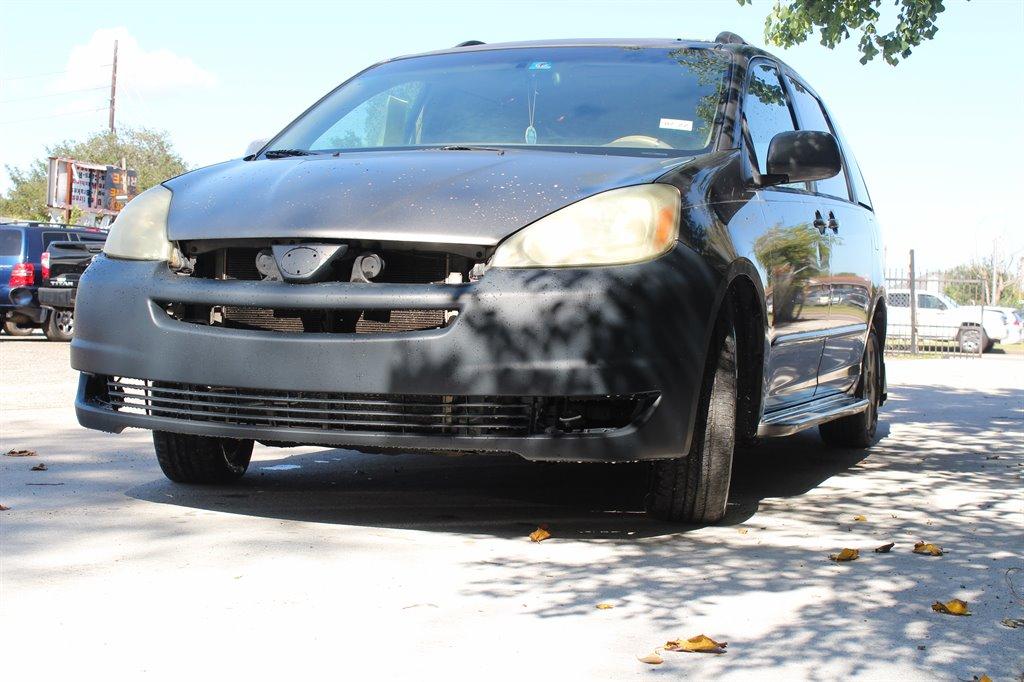 Thumbnail image of 2004 Toyota Sienna at BB Auto Sales
