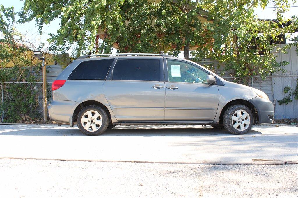 Thumbnail image of 2004 Toyota Sienna at BB Auto Sales