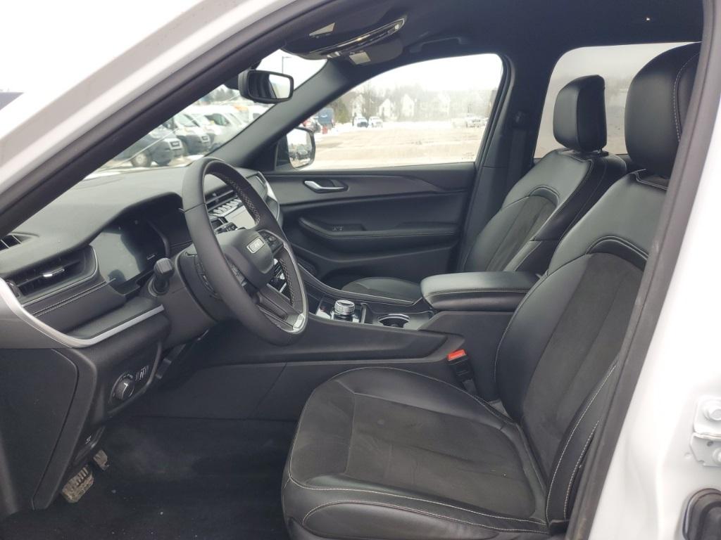Thumbnail image of 2024 Jeep Grand Cherokee L at Szott I96 Chrysler Dodge Jeep Ram