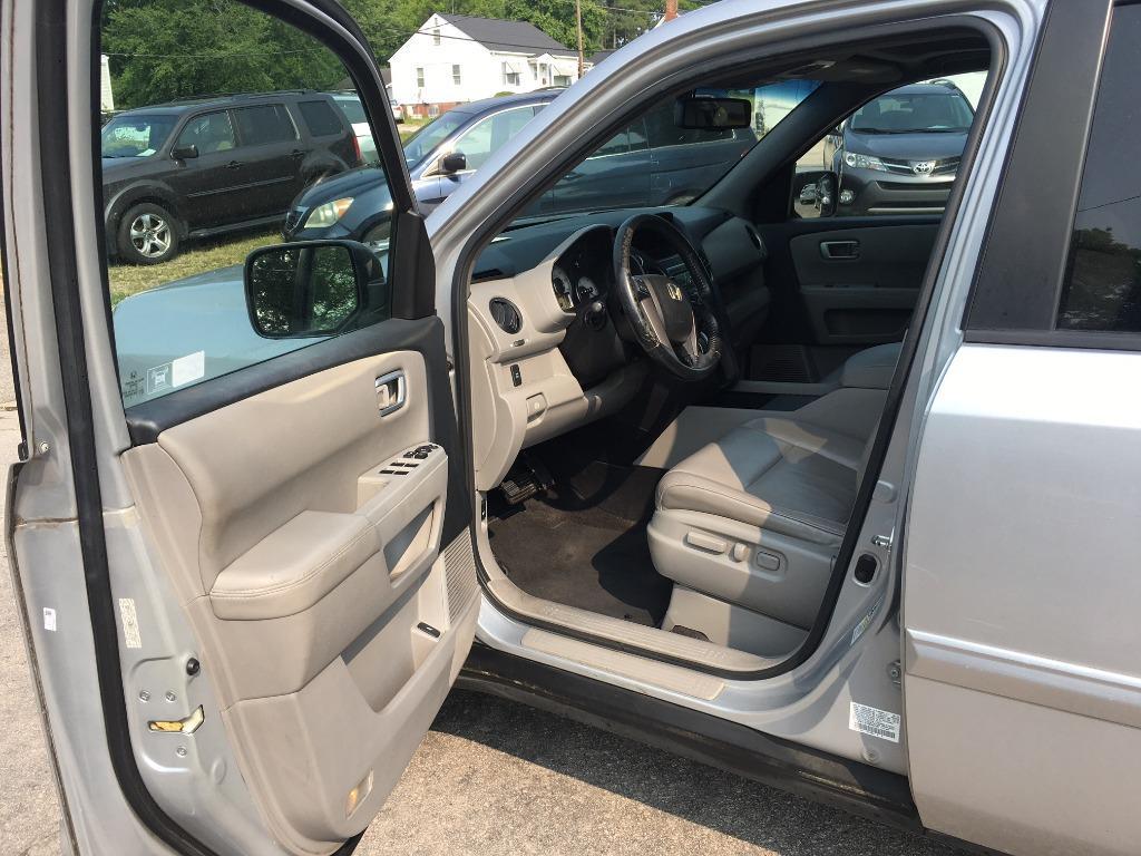 Thumbnail image of 2011 Honda Pilot at Hicks Motor Sales, LLC