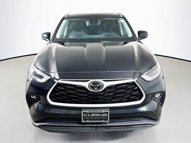 Thumbnail image of 2021 Toyota Highlander at Lexus of Quad Cities