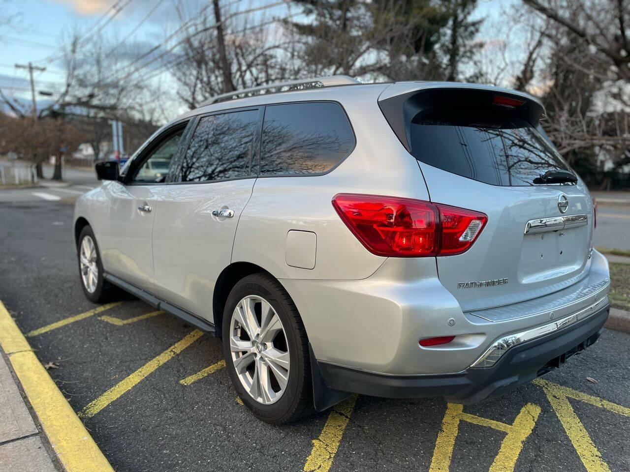 Thumbnail image of 2018 Nissan Pathfinder at Yazz Auto Sales