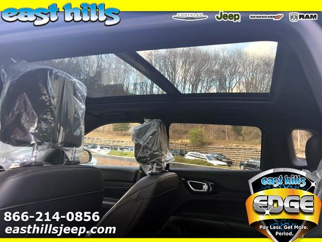 Thumbnail image of 2025 Jeep Compass at East Hills Chrysler Jeep Dodge