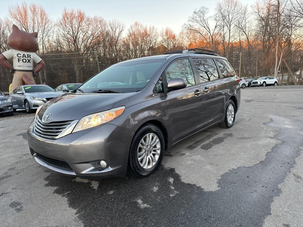 Thumbnail image of 2014 Toyota Sienna at AUTOHAUS OF GREENSBORO LLC