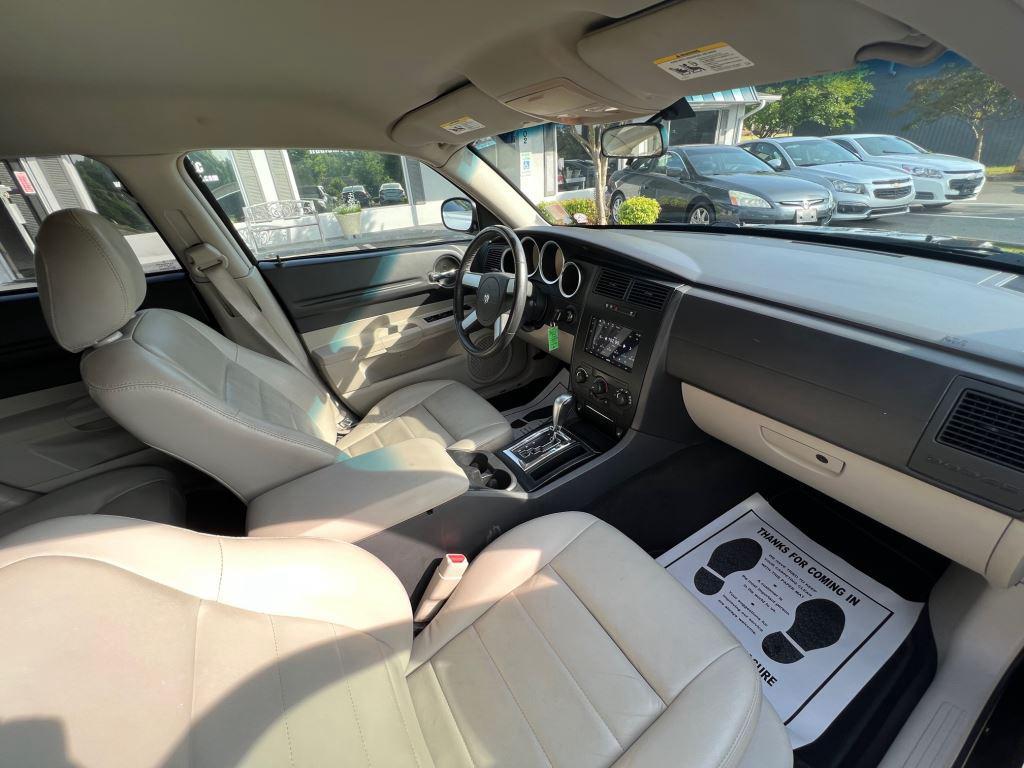 Thumbnail image of 2006 Dodge Magnum at GALAXY AUTO SALES LLC.