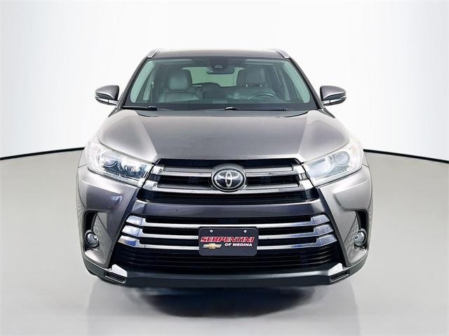 Thumbnail image of 2017 Toyota Highlander at Serpentini Chevrolet of Medina