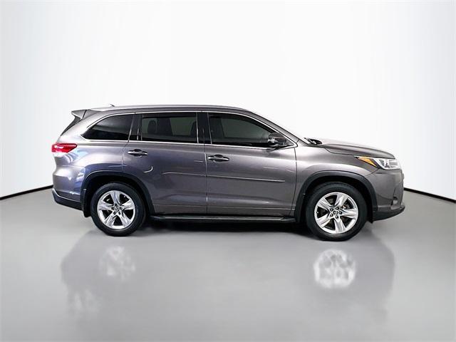 Thumbnail image of 2017 Toyota Highlander at Serpentini Chevrolet of Medina