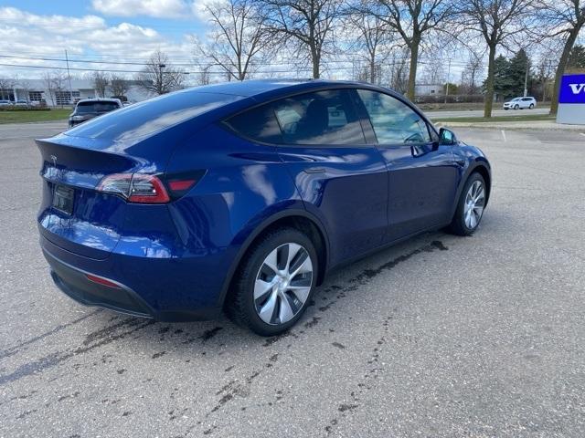 Thumbnail image of 2022 Tesla Model Y at LaFontaine Volvo Cars of Farmington Hills