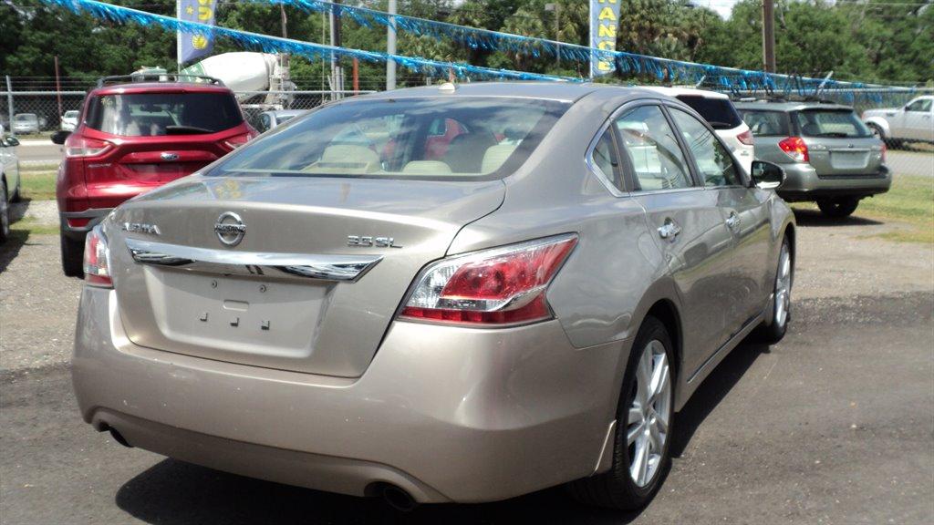 Thumbnail image of 2015 Nissan Altima at Top Choice Automobile Sales Inc.