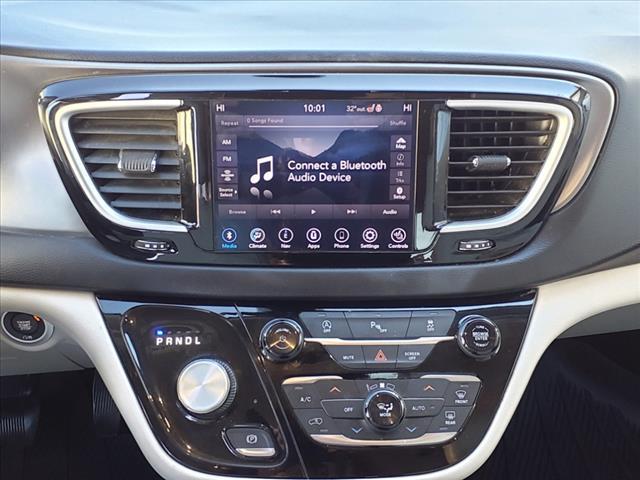 Thumbnail image of 2020 Chrysler Pacifica at East End Auto Sales