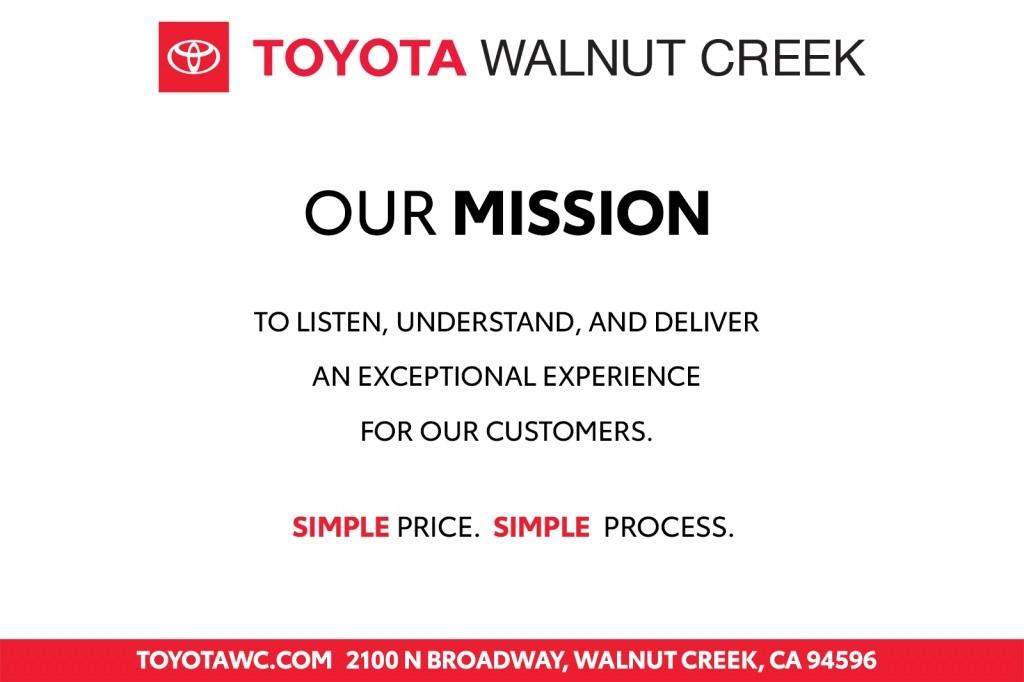 Thumbnail image of 2022 Acura MDX at Walnut Creek Toyota
