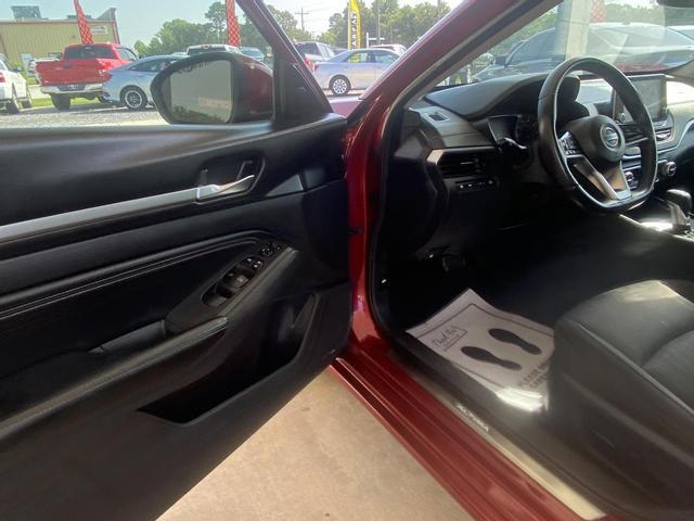 Thumbnail image of 2019 Nissan Altima at Dickerson Auto Sales