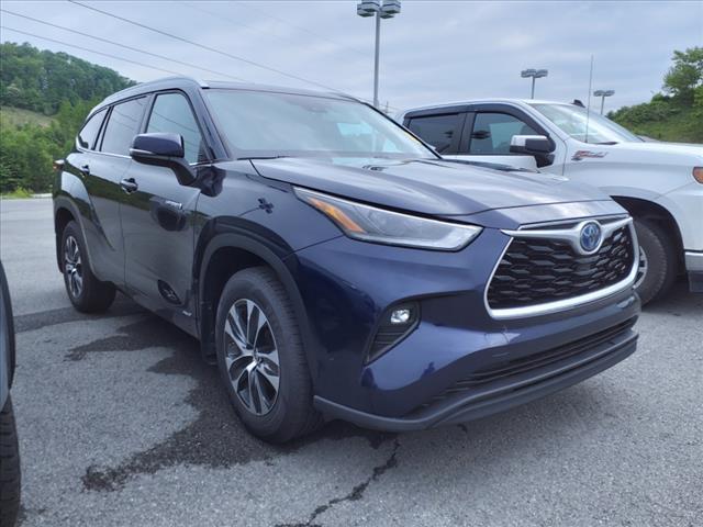 Thumbnail image of 2021 Toyota Highlander Hybrid at Crossroads Chevrolet