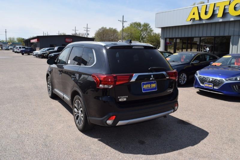 Thumbnail image of 2018 Mitsubishi Outlander at Auto One of North Platte