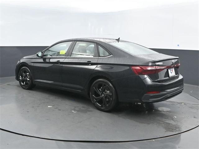 Thumbnail image of 2025 Volkswagen Jetta at Commonwealth Chevrolet Inc.