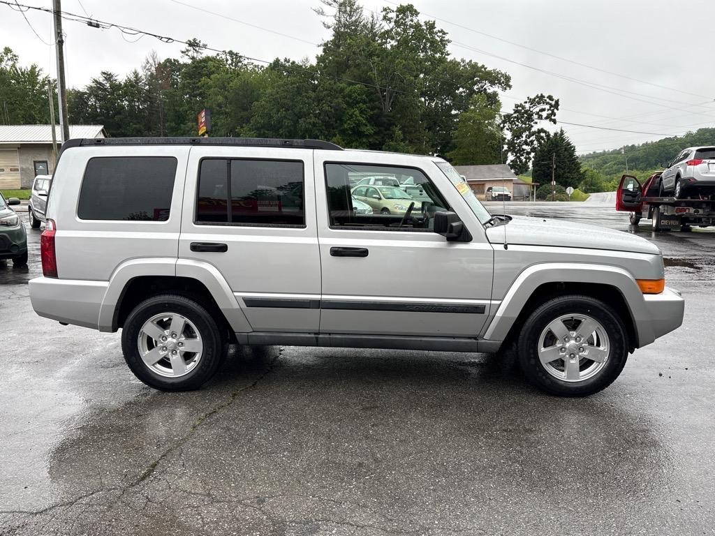 Thumbnail image of 2006 Jeep Commander at Jeff's Auto Sales, Llc