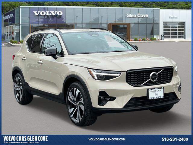 Thumbnail image of 2025 Volvo XC40 at Glen Cove Volvo