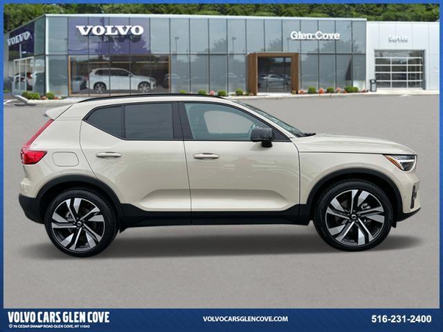 Thumbnail image of 2025 Volvo XC40 at Glen Cove Volvo