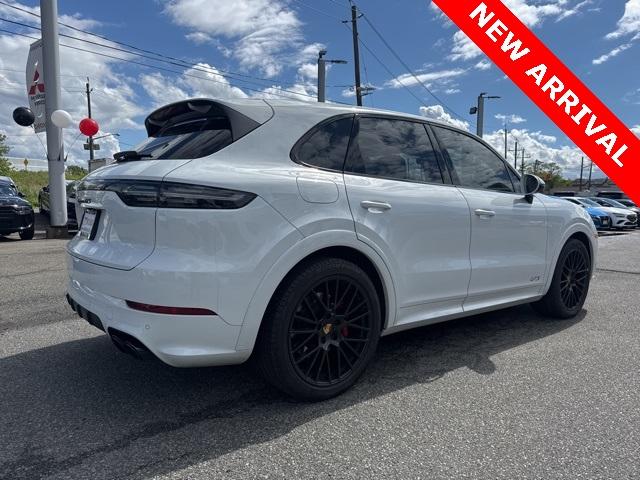 Thumbnail image of 2023 Porsche Cayenne at Avenue Motors LLP