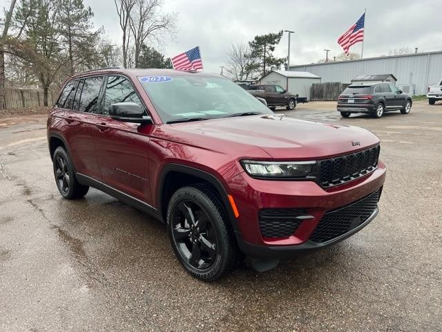 Thumbnail image of 2023 Jeep Grand Cherokee at Golling Chrysler Jeep Dodge Ram of Chelsea