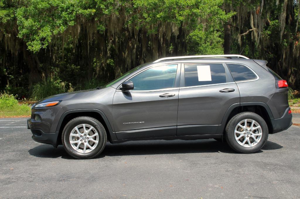 Thumbnail image of 2016 Jeep Cherokee at Auto Genius USA