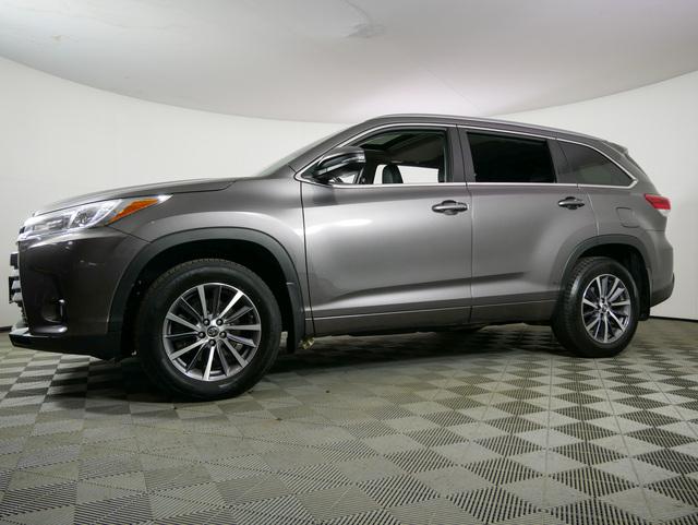 Thumbnail image of 2018 Toyota Highlander at Inver Grove Toyota