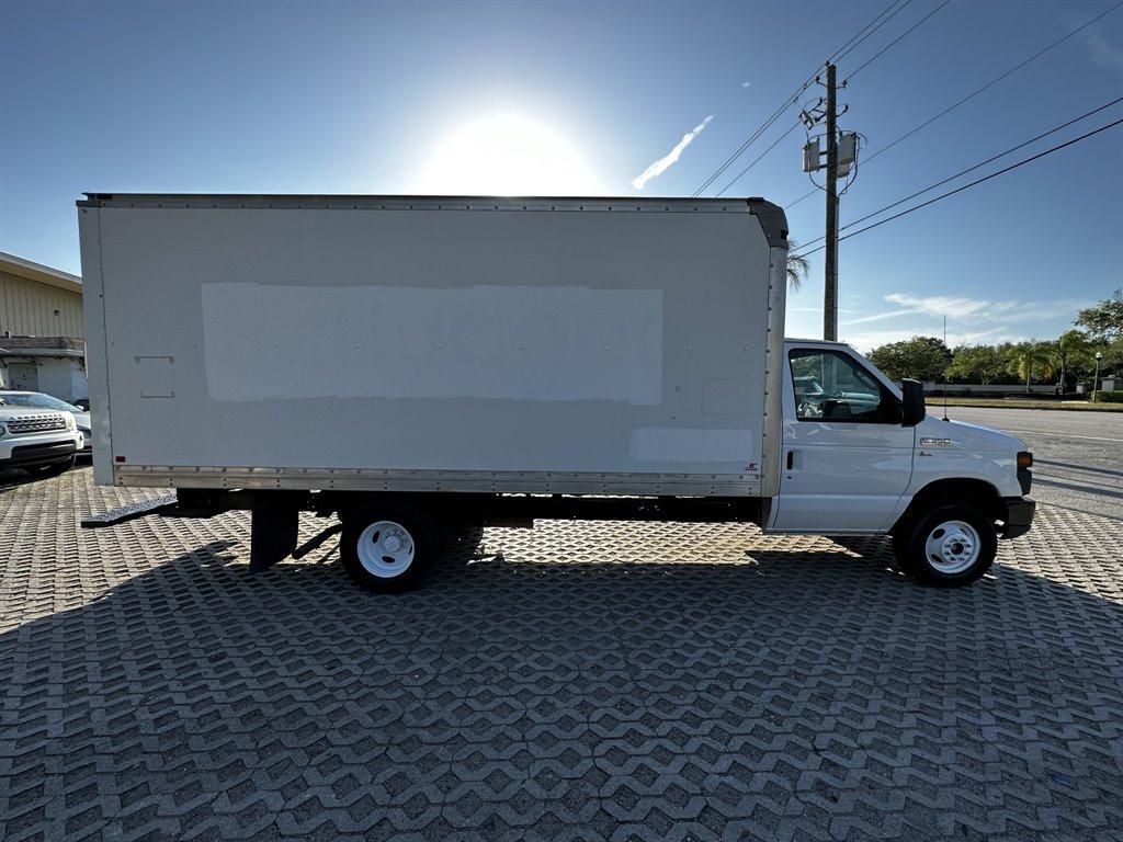 Thumbnail image of 2014 Ford E-Series at The Way Auto Export