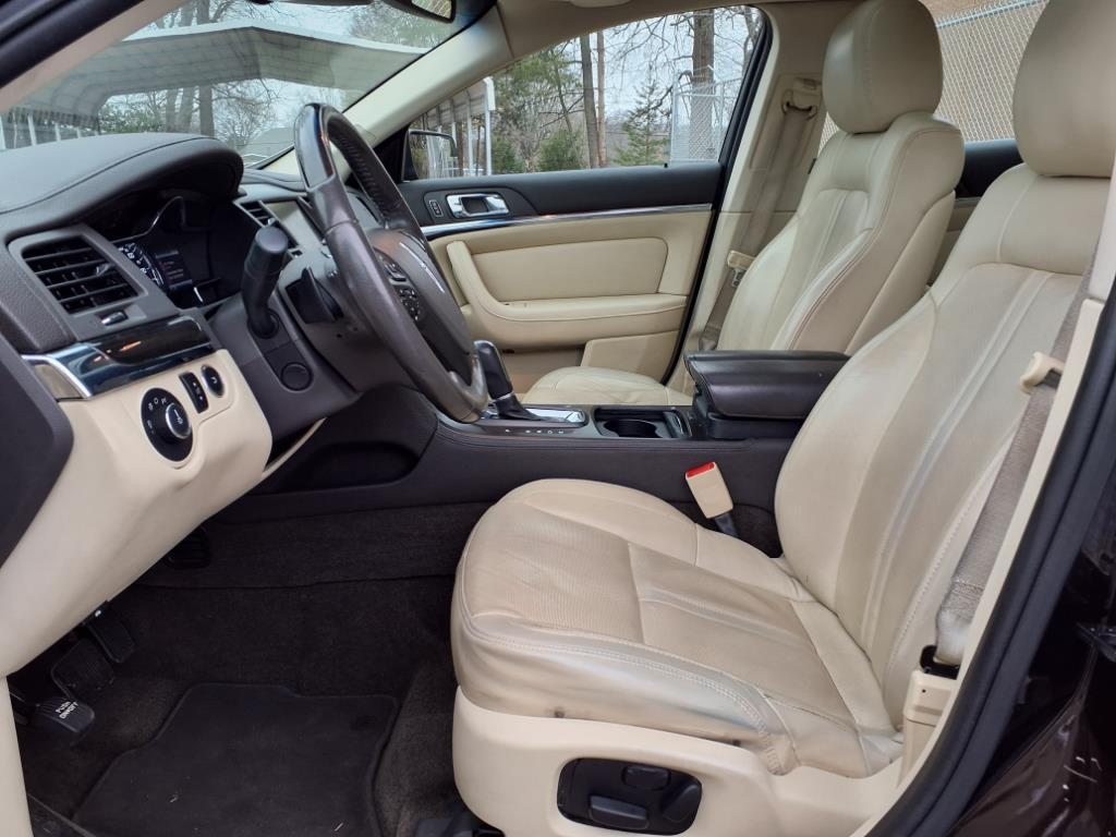 Thumbnail image of 2013 Lincoln MKS at Auto Mart Auto Sales