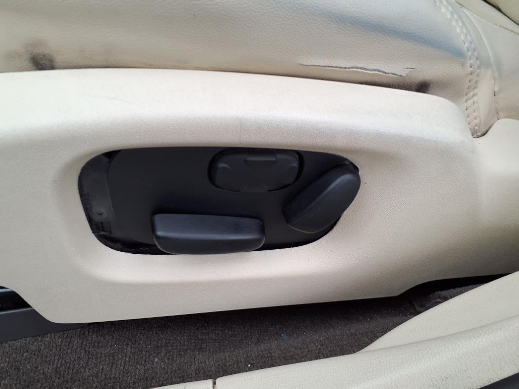 Thumbnail image of 2013 Lincoln MKS at Auto Mart Auto Sales