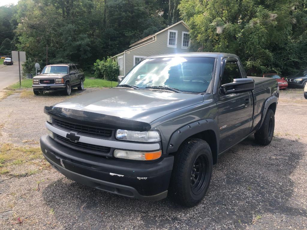 Thumbnail image of 2001 Chevrolet Silverado 1500 at Carlisle Cars