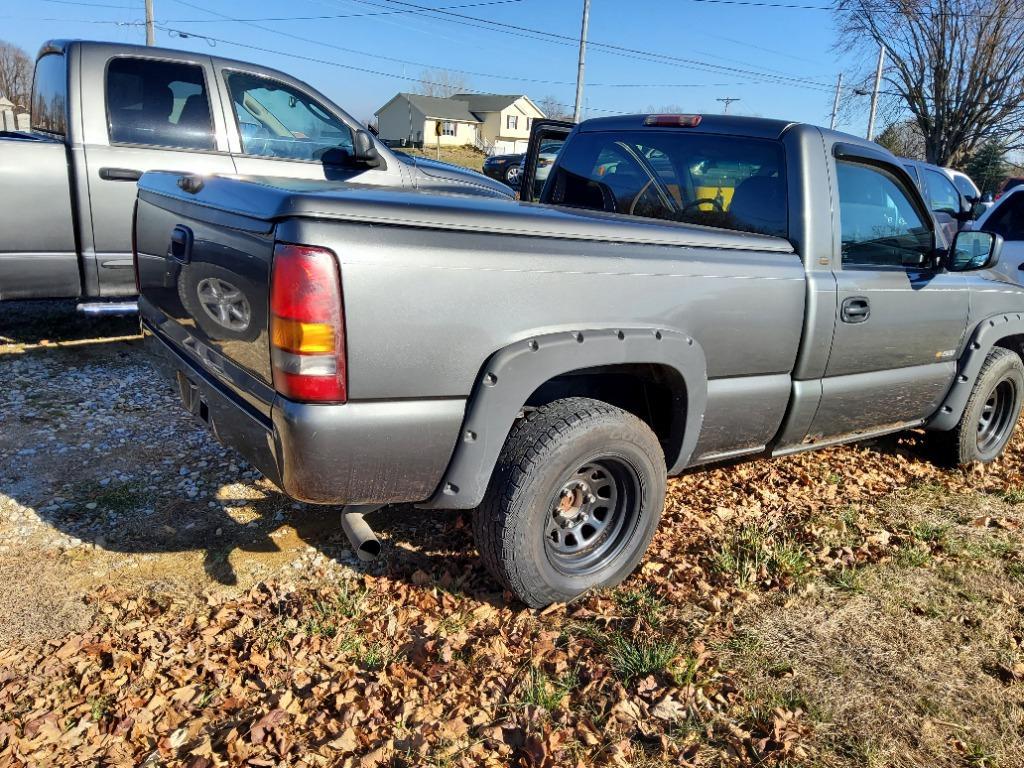 Thumbnail image of 2001 Chevrolet Silverado 1500 at Carlisle Cars
