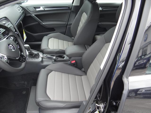 Thumbnail image of 2015 Volkswagen Golf SportWagen at Autonation Volkswagen North Columbus