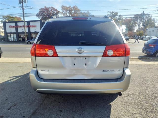 Thumbnail image of 2009 Toyota Sienna at Mcdarby Motors