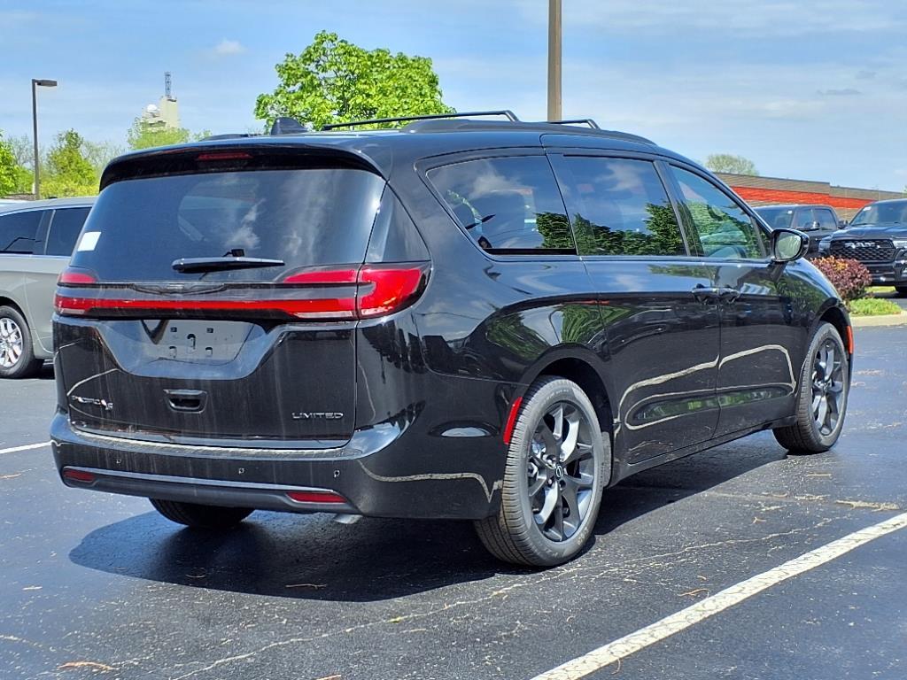 Thumbnail image of 2025 Chrysler Pacifica at Dave Dennis Chrysler Jeep Dodge Ram