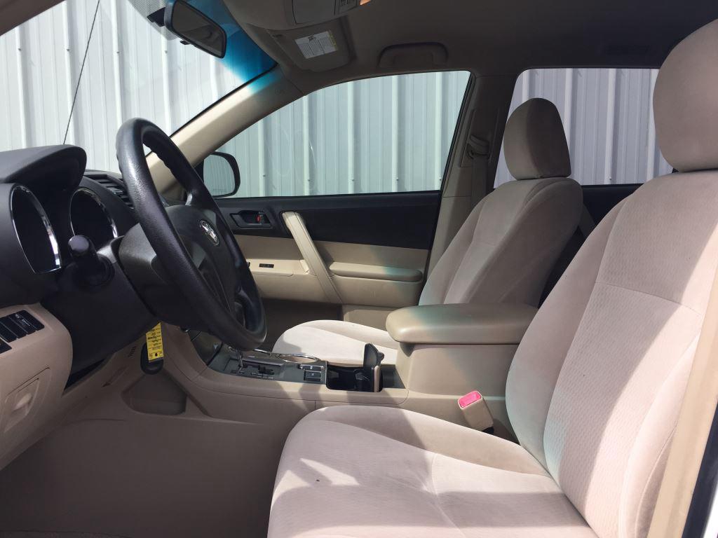 Thumbnail image of 2010 Toyota Highlander at VIC Huntsman Auto Sales