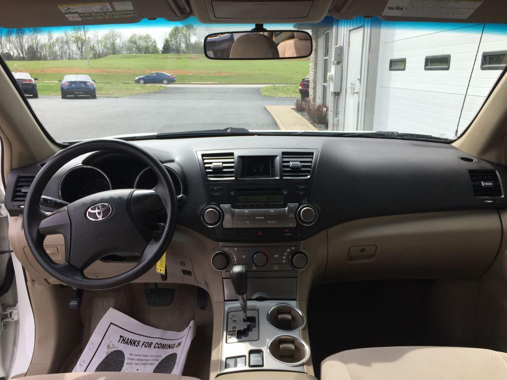 Thumbnail image of 2010 Toyota Highlander at VIC Huntsman Auto Sales