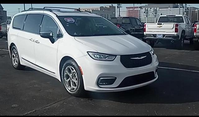 Thumbnail image of 2023 Chrysler Pacifica at James Martin Chevrolet