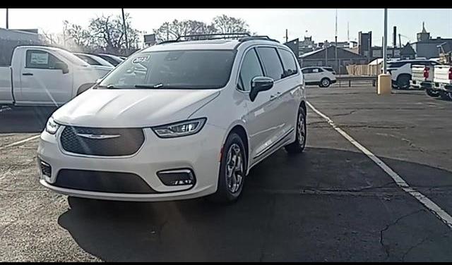 Thumbnail image of 2023 Chrysler Pacifica at James Martin Chevrolet