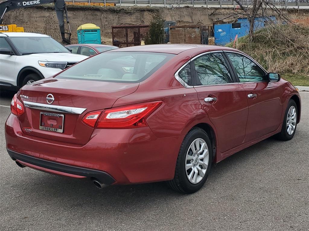 Thumbnail image of 2016 Nissan Altima at Serra Honda Brighton