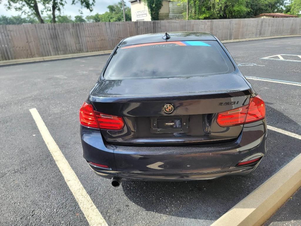 Thumbnail image of 2014 BMW 3 Series at Auto Network