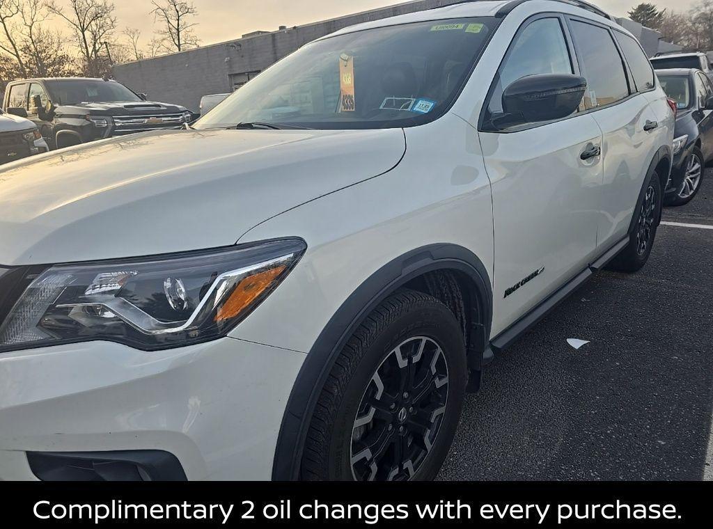 Thumbnail image of 2020 Nissan Pathfinder at Smithtown Nissan
