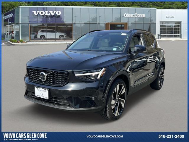Thumbnail image of 2025 Volvo XC40 at Glen Cove Volvo