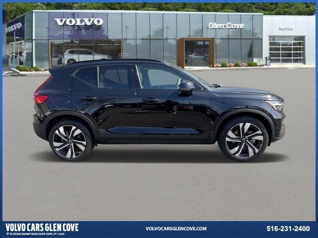 Thumbnail image of 2025 Volvo XC40 at Glen Cove Volvo