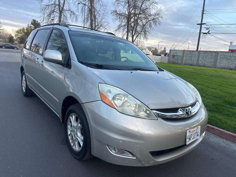 Thumbnail image of 2006 Toyota Sienna at Discover Auto Sales