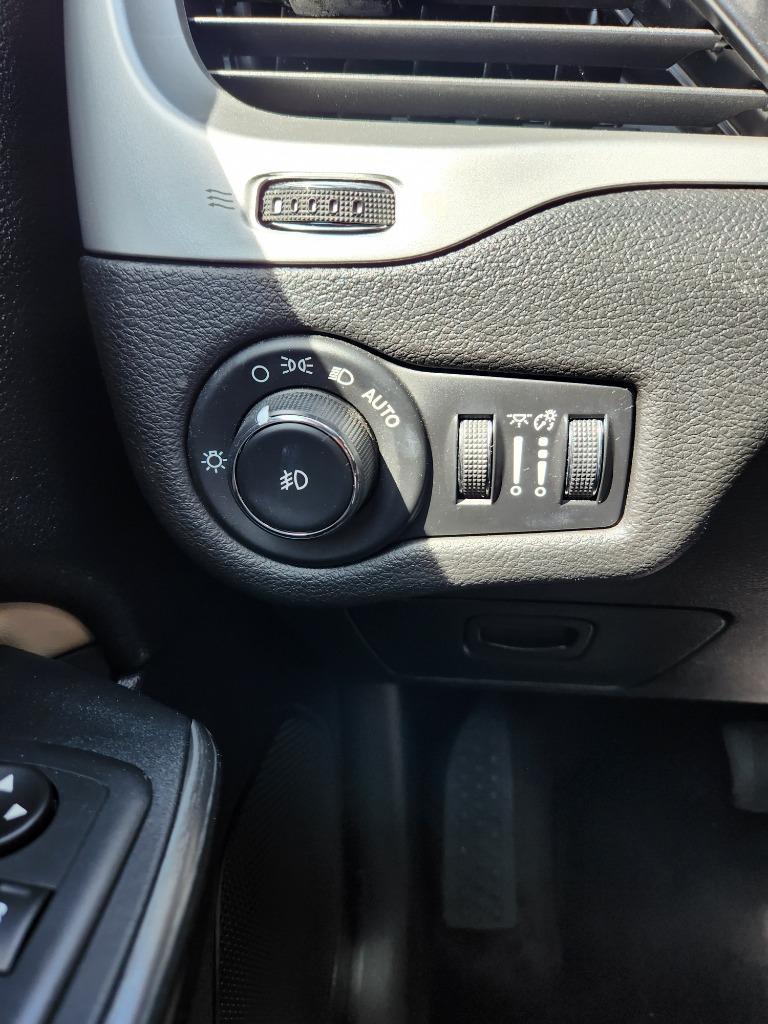 Thumbnail image of 2017 Jeep Cherokee at Car Corner