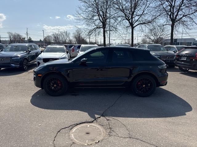 Thumbnail image of 2021 Porsche Macan at LaFontaine Volvo Cars of Farmington Hills