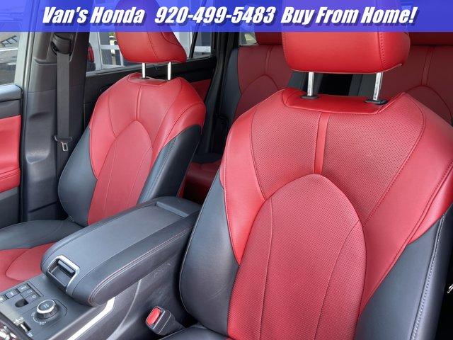 Thumbnail image of 2023 Toyota Highlander at vans Honda Used