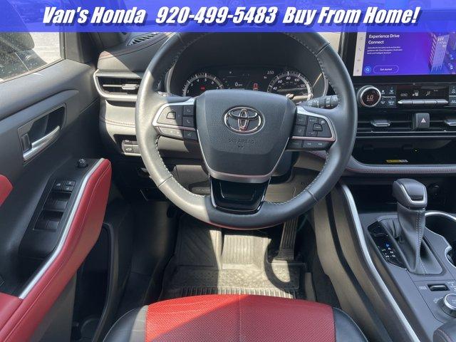 Thumbnail image of 2023 Toyota Highlander at vans Honda Used